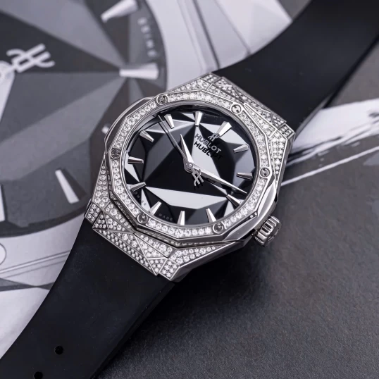 Hublot Classic Fusion Orlinski Titan Pavé 40mm Ref. 550.NS.1800.RX.1604.ORL19 – Black Faceted Dial