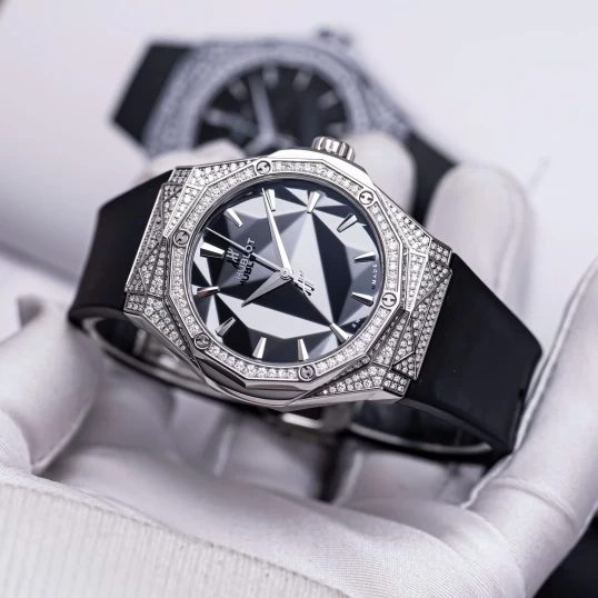 Hublot Classic Fusion Orlinski Titan Pavé 40mm Ref. 550.NS.1800.RX.1604.ORL19 – Black Faceted Dial