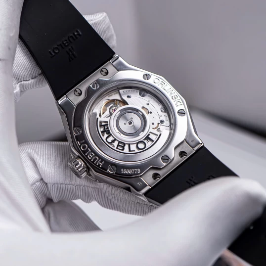 Hublot Classic Fusion Orlinski Titan Pavé 40mm Ref. 550.NS.1800.RX.1604.ORL19 – Black Faceted Dial
