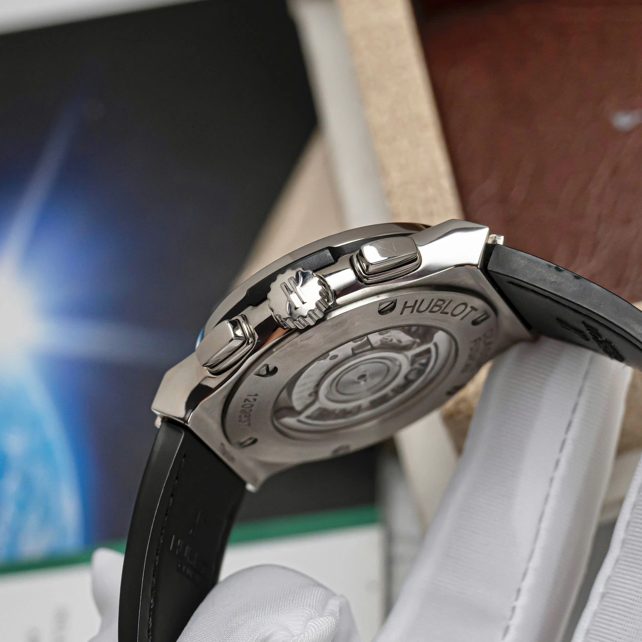 Hublot Classic Fusion Chronograph 42mm Ref. 541.NX.1171.LR – Black Dial