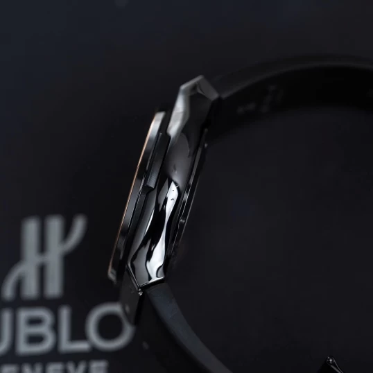 Hublot Classic Fusion Chronograph 45mm Ref. 521.CO.1780.RX – Carbon Dial