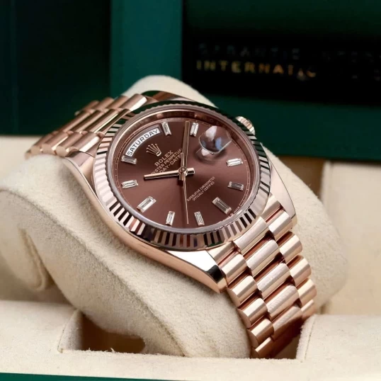Rolex Oyster Perpetual Day-Date 40 Ref. 228235 – Chocolate Baguette Diamond Dial