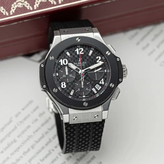 Hublot Big Bang Original Steel Ceramic 41mm Ref. 341.SB.131.RX – Carbon Effect Dial