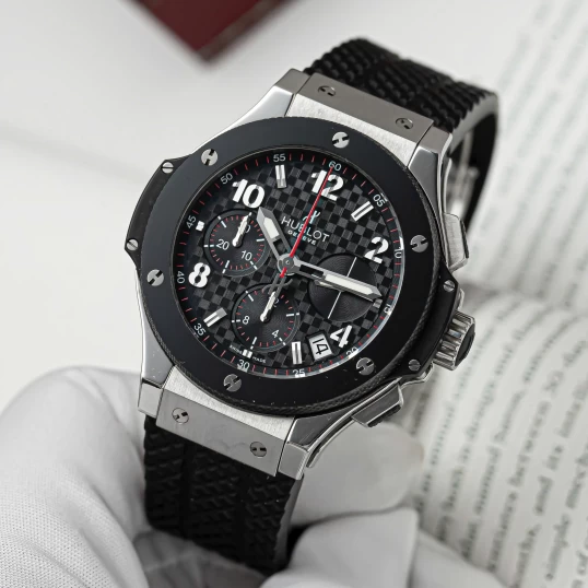 Hublot Big Bang Original Steel Ceramic 41mm Ref. 341.SB.131.RX – Carbon Effect Dial