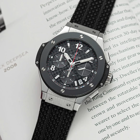 Hublot Big Bang Original Steel Ceramic 41mm Ref. 341.SB.131.RX – Carbon Effect Dial