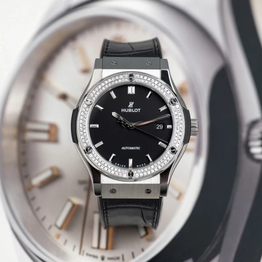 Hublot Classic Fusion 42mm Ref. 542.NX.1171.RX – Black Dial Diamond Bezel (Custom Diamond)