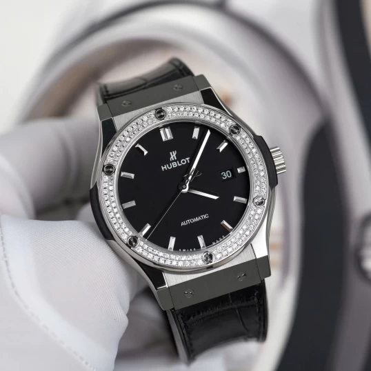 Hublot Classic Fusion 42mm Ref. 542.NX.1171.RX – Black Dial Diamond Bezel (Custom Diamond)