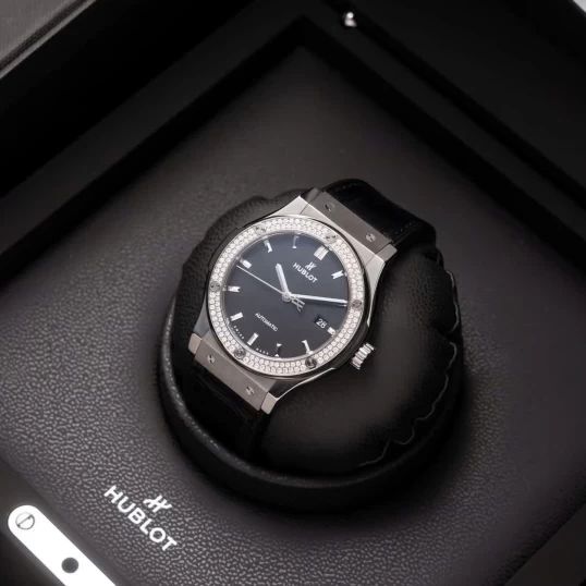 Hublot Classic Fusion 42mm Ref. 542.NX.1171.LR.1104 – Black Dial Diamond Bezel