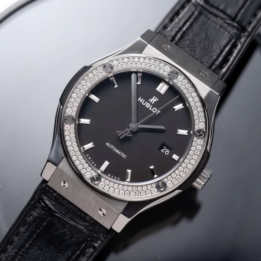 Hublot Classic Fusion 42mm Ref. 542.NX.1171.LR.1104 – Black Dial Diamond Bezel