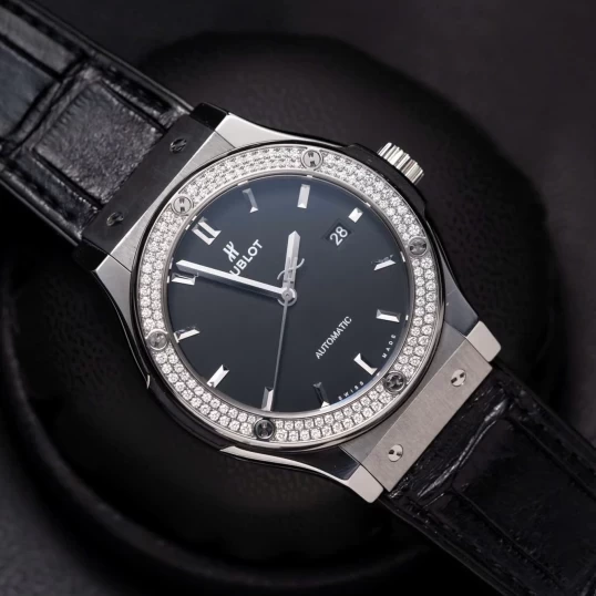 Hublot Classic Fusion 42mm Ref. 542.NX.1171.LR.1104 – Black Dial Diamond Bezel