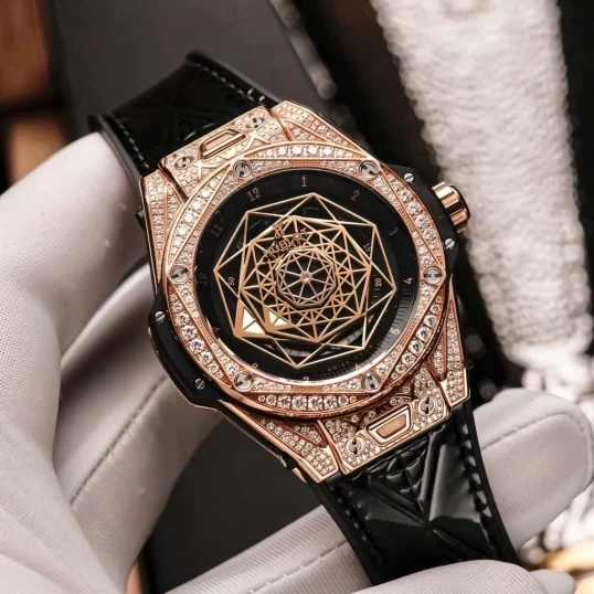 Hublot Big Bang Sang Bleu King Gold Pavé 39mm Ref. 465.OS.1118.VR.1704.MXM18