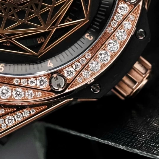 Hublot Big Bang Sang Bleu King Gold Pavé 39mm Ref. 465.OS.1118.VR.1704.MXM18