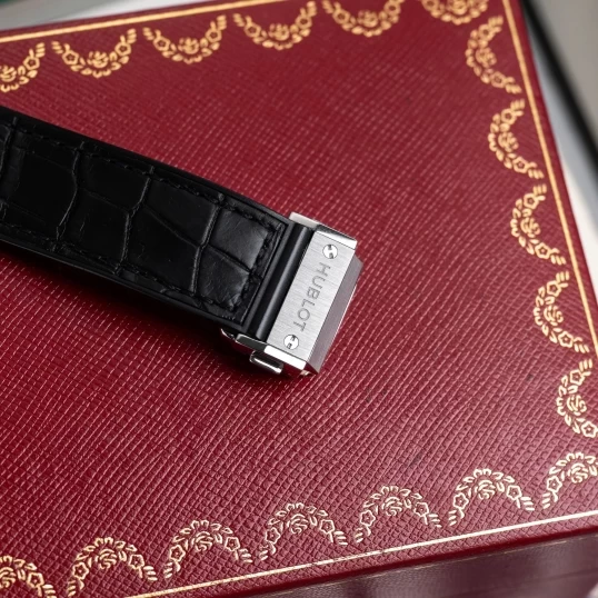 Hublot Classic Fusion 38mm Ref. 565.NX.1171.LR "Custom Diamond Bezel" – Black Dial