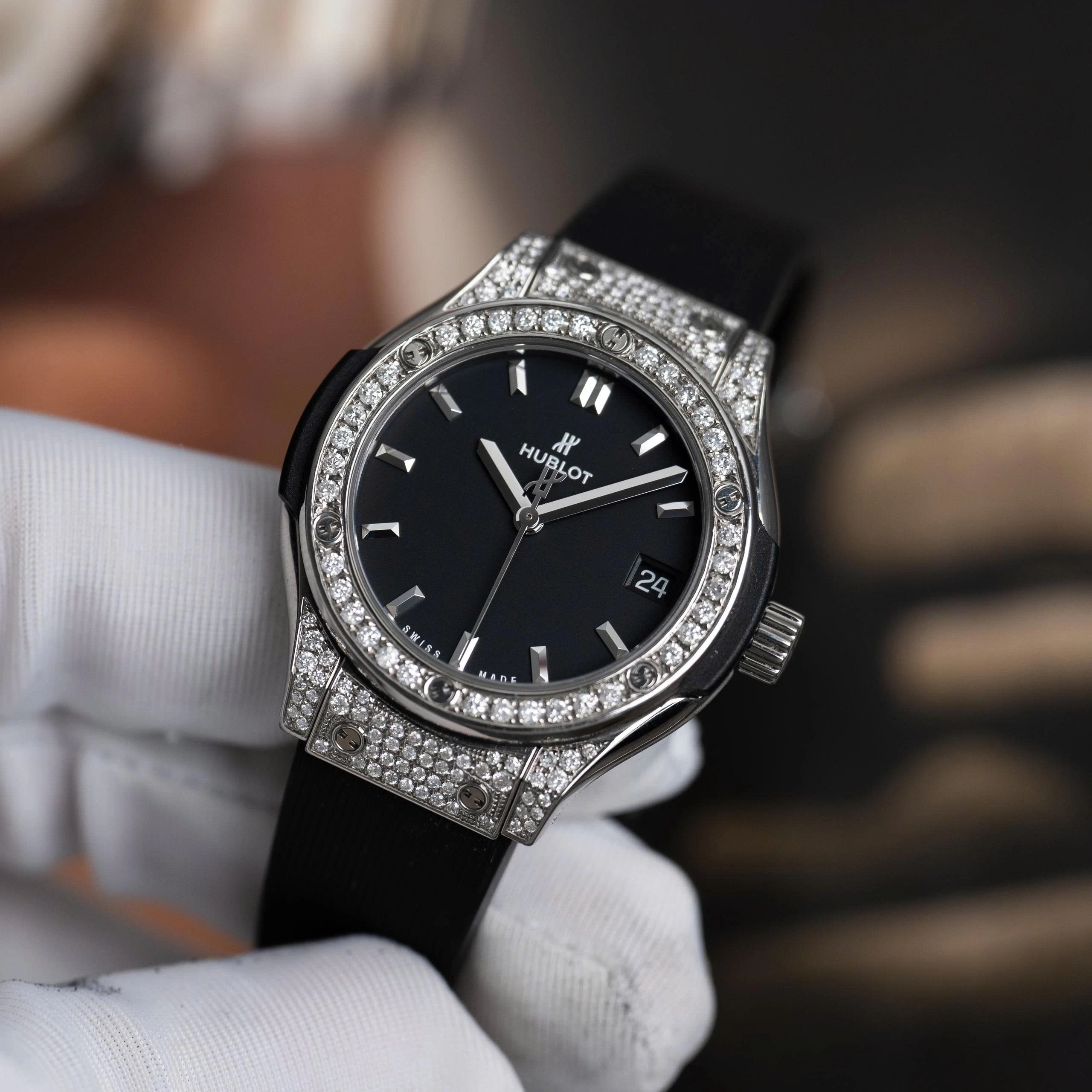 Hublot Classic Fusion Titanium 33mm Ref. 581.NX.1171.RX "Custom Full Pavé" – Black Dial