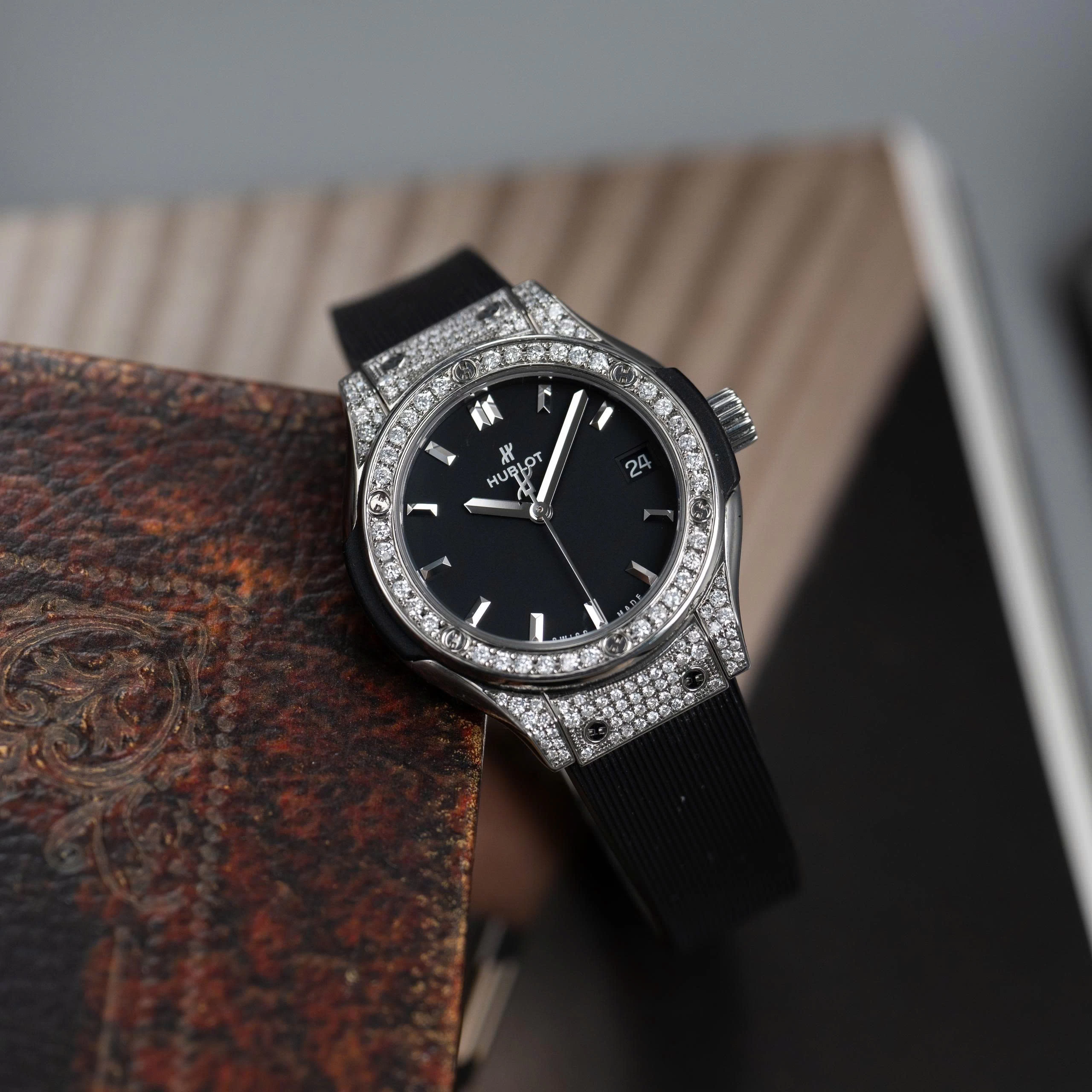 Hublot Classic Fusion Titanium 33mm Ref. 581.NX.1171.RX "Custom Full Pavé" – Black Dial