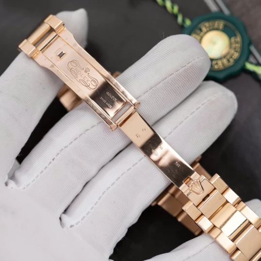 Rolex Oyster Perpetual Day-Date 36 Ref. 118205 – Everose Gold – Sundust Diamond Dial