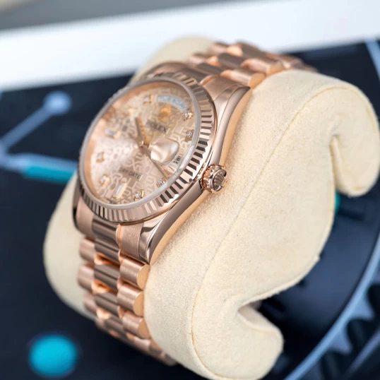 Rolex Oyster Perpetual Day-Date 36mm Ref 118235 Everose Gold Mặt Số Vi tính hồng